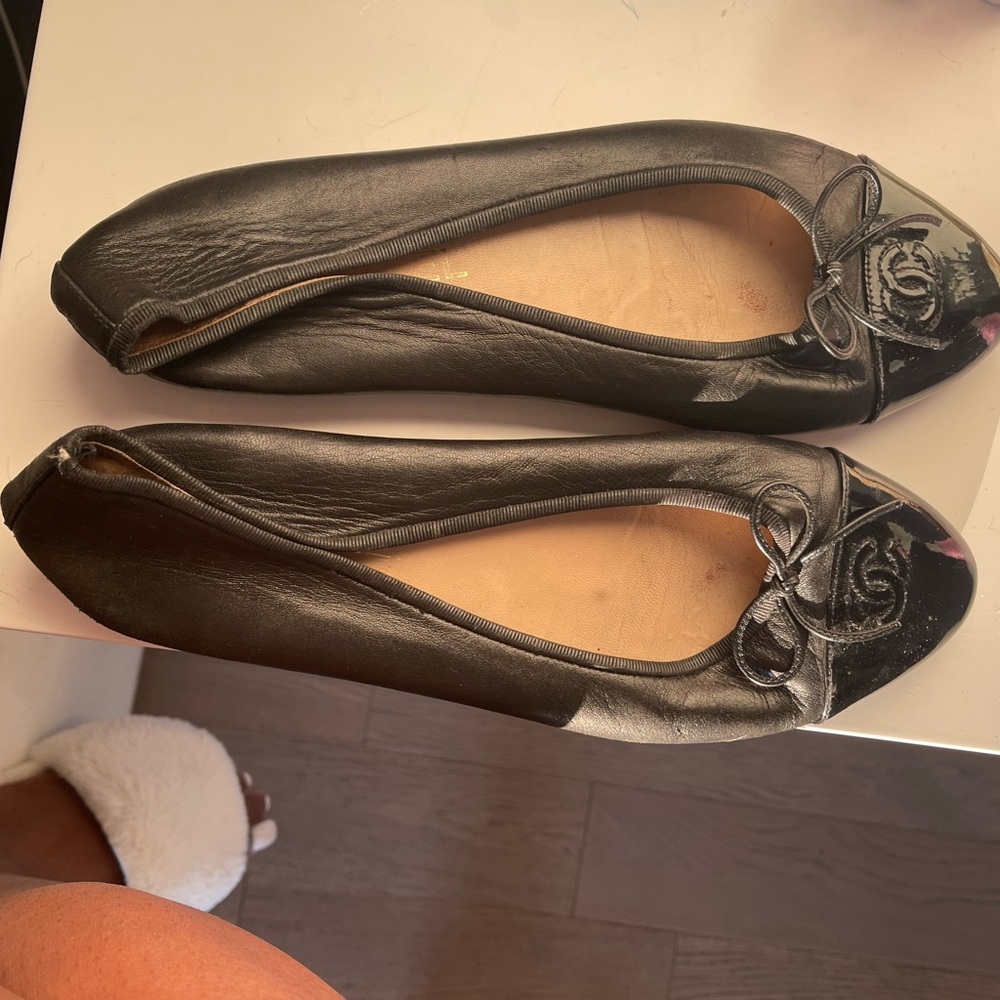 Chanel Cc Bow Cap Toe Ballet Flats
